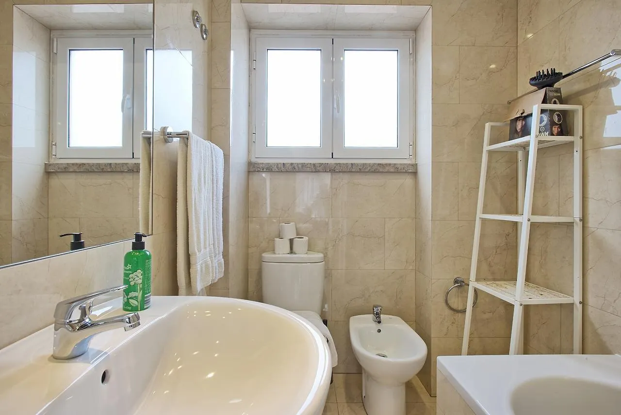 Apartamento Almirante Top Floor / Almirante Reis Avenue Lisboa