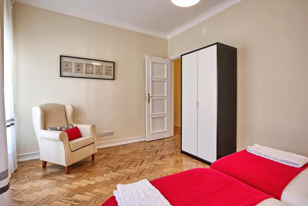 Almirante Top Floor / Almirante Reis Avenue Lisbon